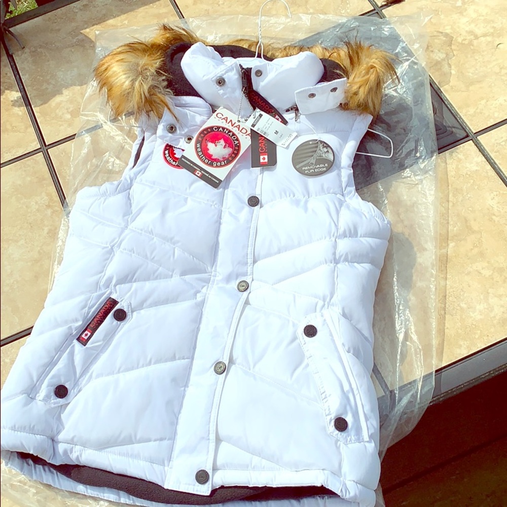 Canada Weather gear Bright White vest